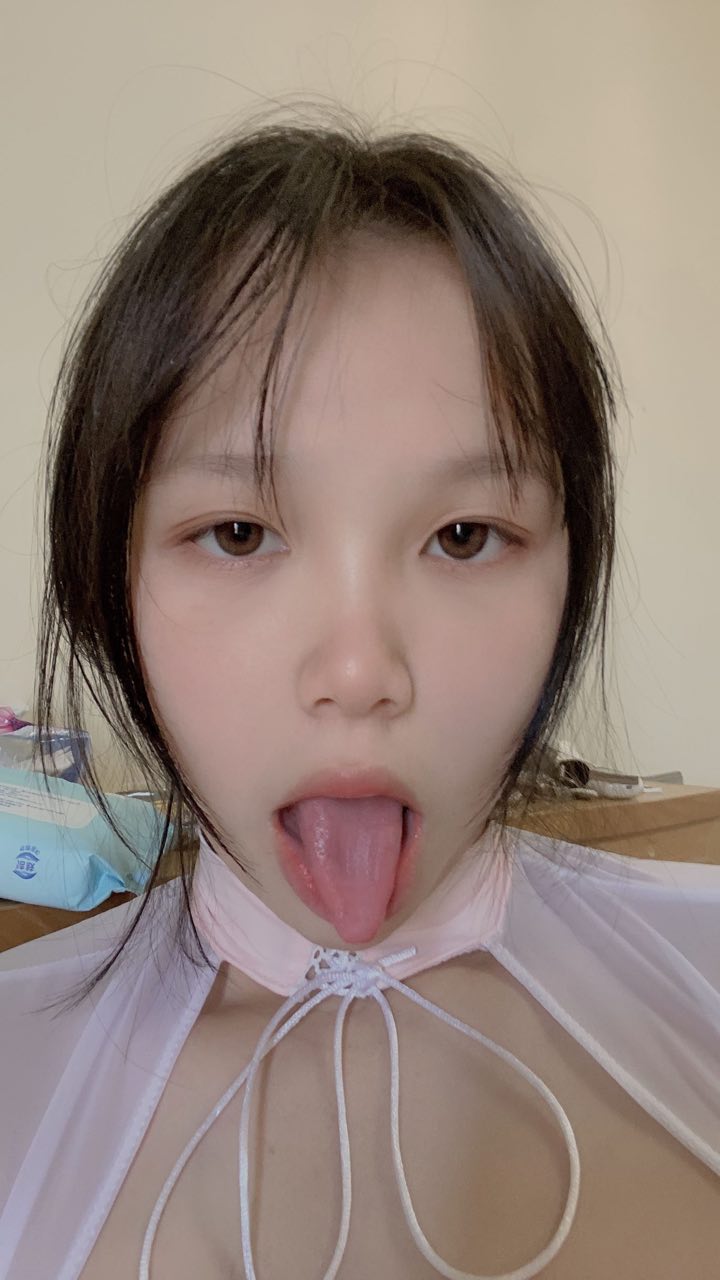 【2024-02-18】Having sex while changing into a bikini